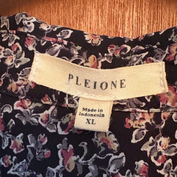 Pleione – L/S 3/4 Button Down Pullover Blouse – XL – Black/Red/Yellow/Green - Picture 3 of 5